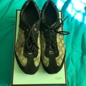 NEVER WORN *authentic* COACH SHOES
